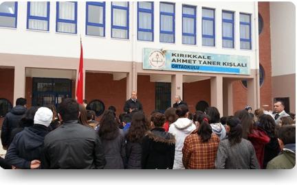 Ahmet Taner Kışlalı Ortaokulu Fotoğrafı